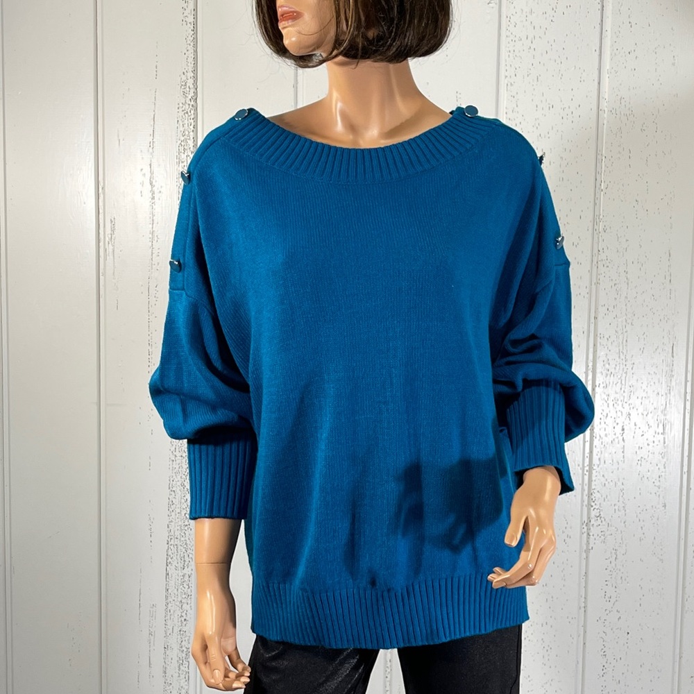 *Soho NY& C JeansWomen’s Button Shoulder Sweater NWT Size XL